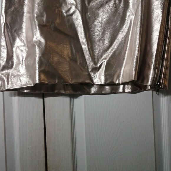 Future Collective faux leather champagne color mini skirt Sz XXL NWT - Picture 2 of 7